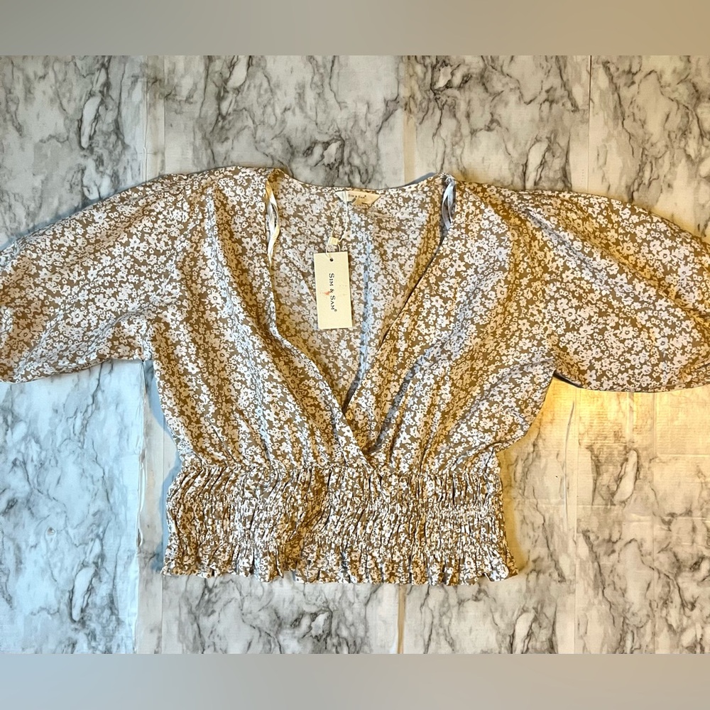 Sim and Sam taupe brown white XL blouse puff sleeve V neck plunge floral crop